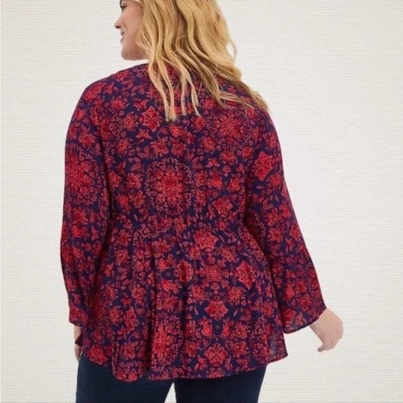 Torrid | Lace-Up Babydoll Tunic Top - Crinkle Gauze Floral Red/Navy 3X - Picture 5 of 9